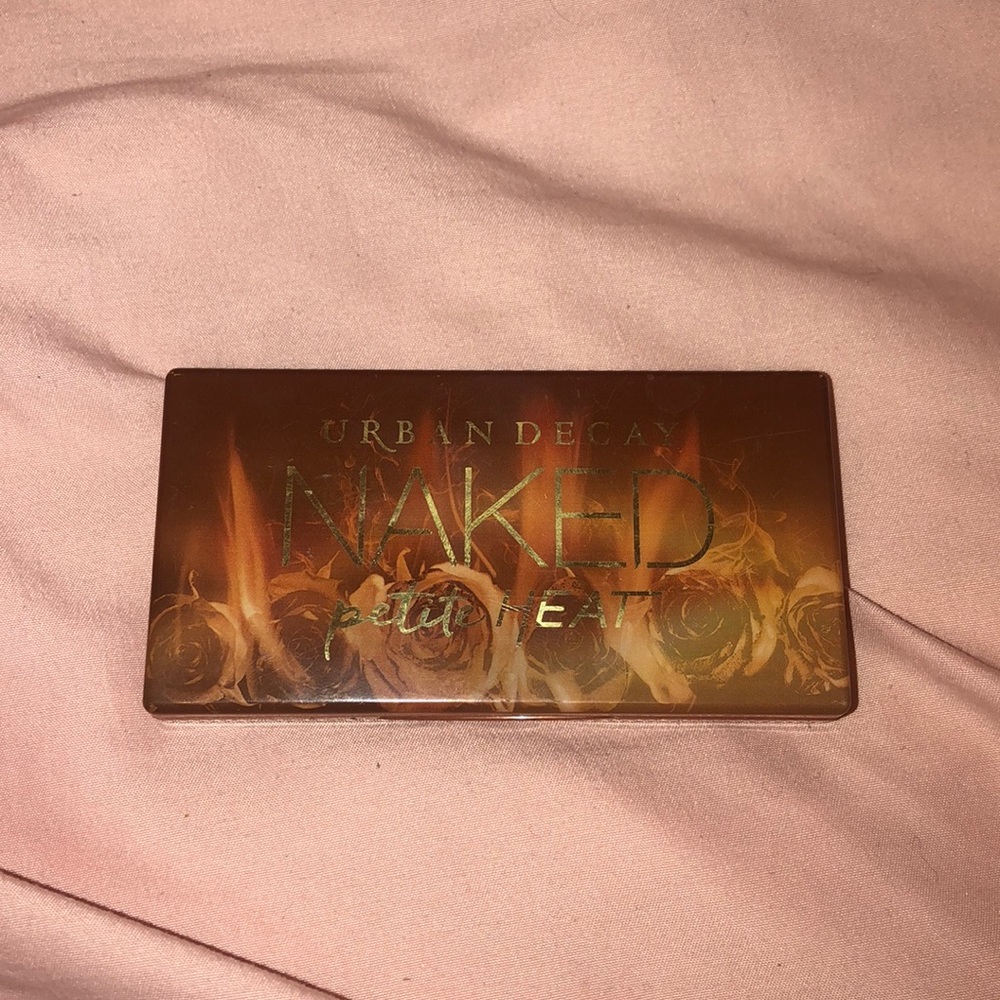 Urban decay eye shadow palette